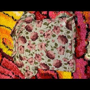 AE🦅 Soft & Sexy Floral Print Tee